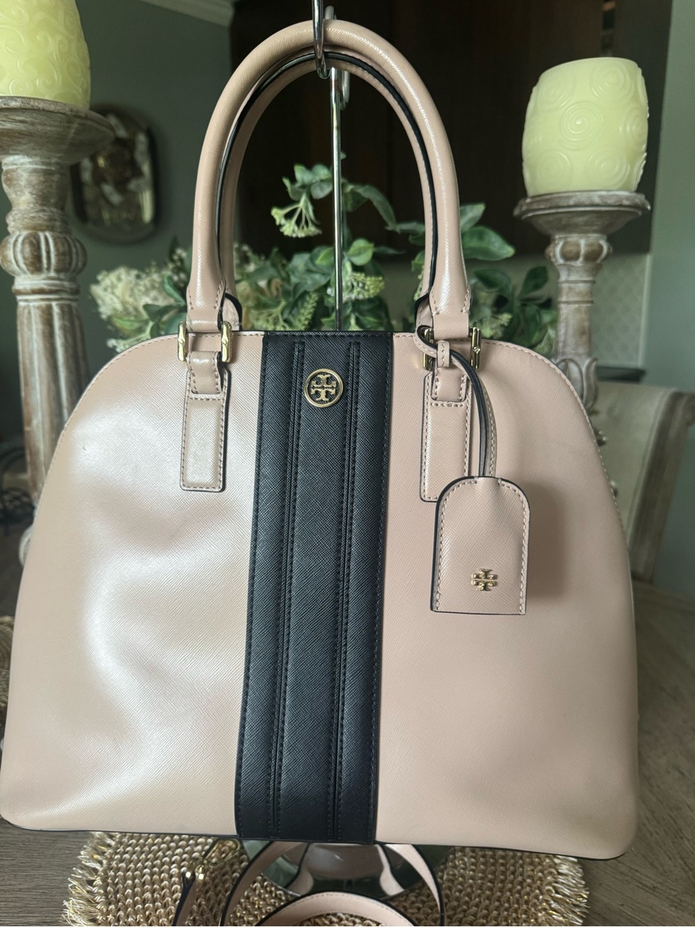 Tory Burch in Blush Leather Black Dome Satchel with Gold Logo EUC BEAUTIFUL Bag